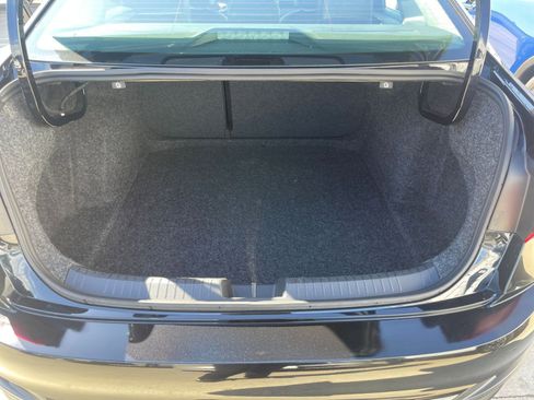 Used 2025 Volkswagen Jetta SE image 31