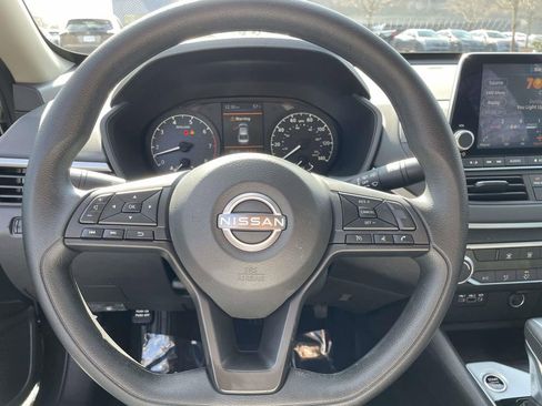 Used 2025 Nissan Altima 2.5 S image 18