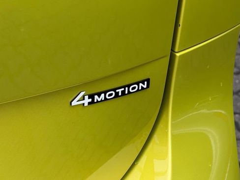 Used 2025 Volkswagen ID. Buzz 1st Edition AWD/4WD image 9