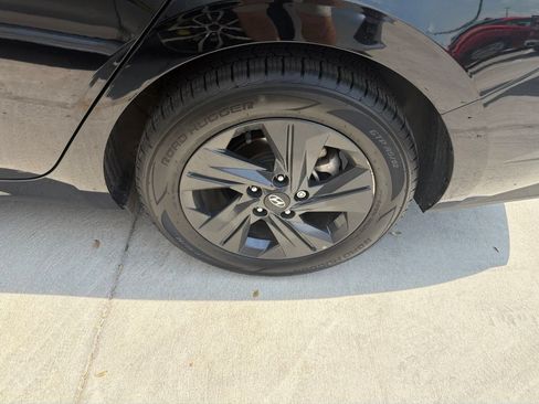 Certified 2023 Hyundai Elantra SEL FWD image 8