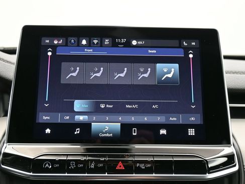 New 2026 Jeep Compass Limited image 30