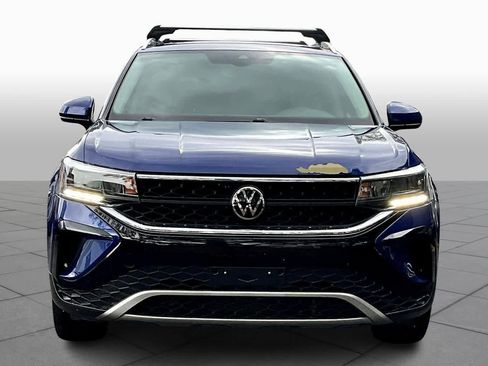 Used 2022 Volkswagen Taos SE image 4