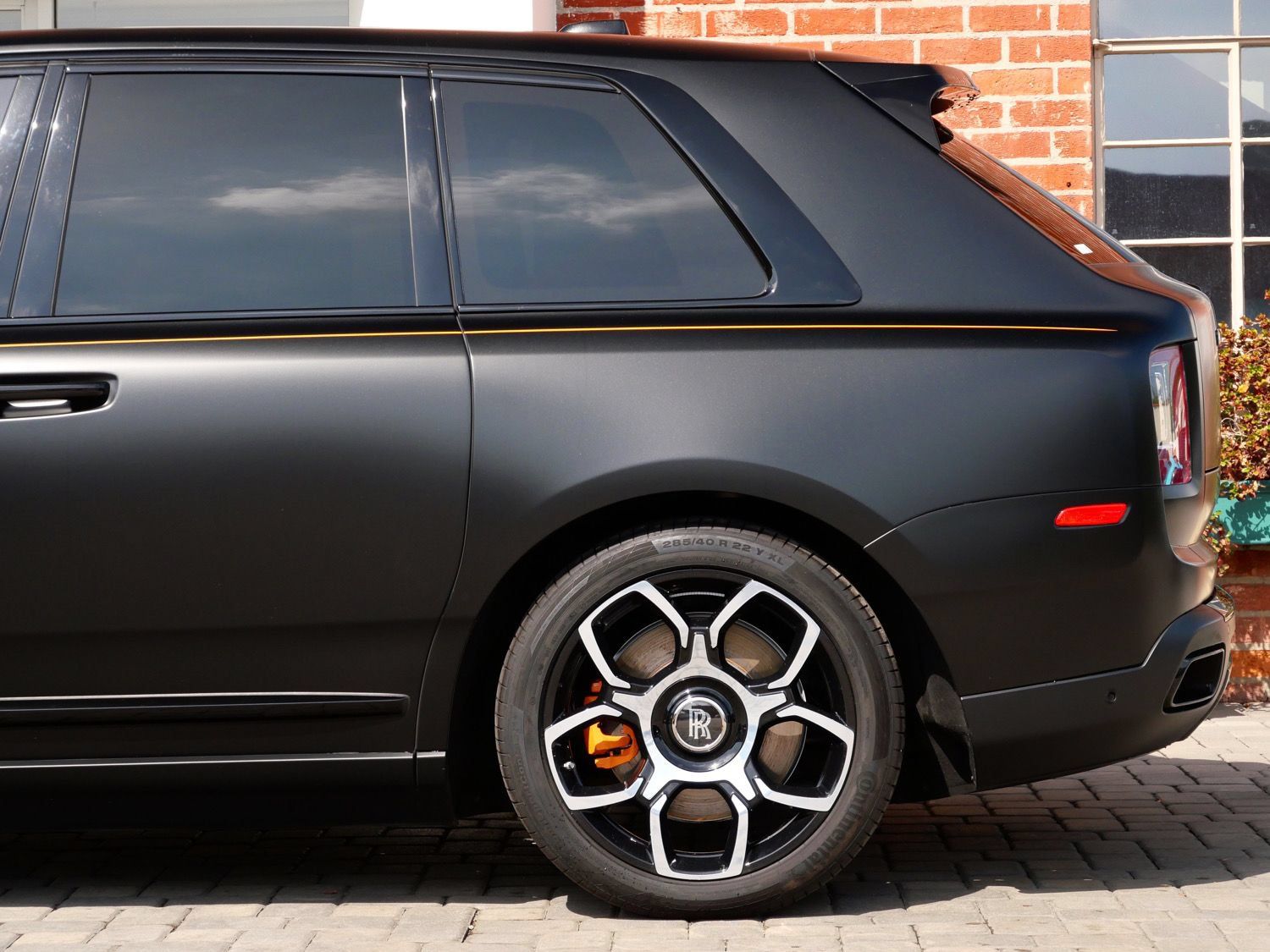 Certified 2023 Rolls-Royce Cullinan Black Badge w/ Dark Exterior Package AWD/4WD image 23