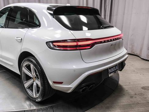Used 2024 Porsche Macan image 8