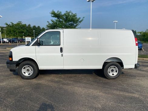 New 2025 Chevrolet Express 3500 w/ Driver Convenience Package image 6