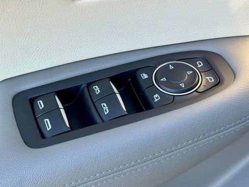 Certified 2024 Cadillac XT6 Premium Luxury image 18