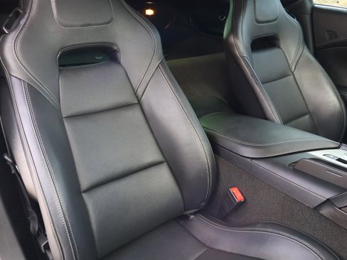 Used 2018 Chevrolet Corvette Stingray Coupe w/ Battery Protection Package image 13