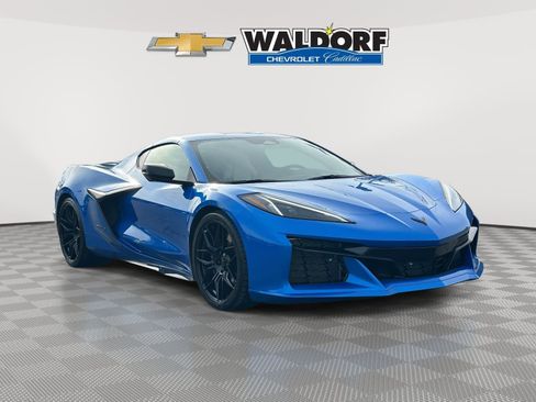 Used 2025 Chevrolet Corvette Z06 image 1