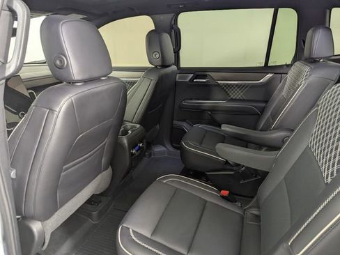 Used 2024 GMC Acadia Denali w/ Super Cruise Package AWD/4WD image 18