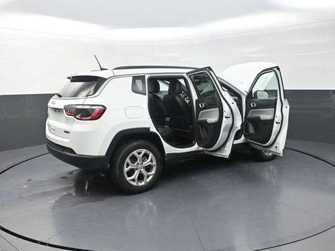 Used 2024 Jeep Compass Latitude AWD/4WD image 44