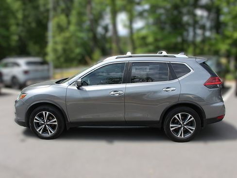 Used 2020 Nissan Rogue SV w/ Premium Package image 5