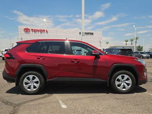 Certified 2025 Toyota RAV4 LE AWD/4WD image 4