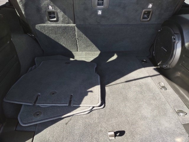 Used 2019 Jeep Wrangler Unlimited Sahara w/ Uconnect 4C Nav & Sound Group AWD/4WD image 22