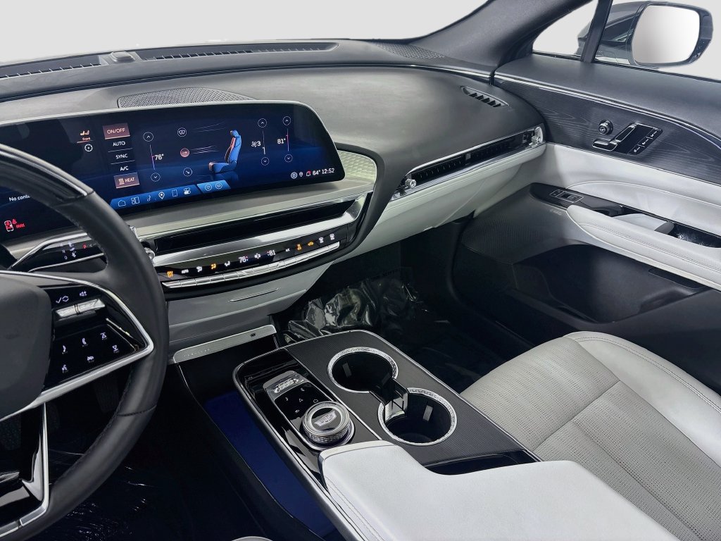 Certified 2024 Cadillac Lyriq Luxury AWD/4WD image 26