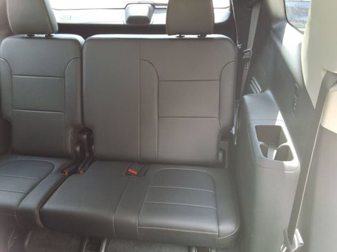Used 2021 Chevrolet Traverse LT w/ LT Premium Package AWD/4WD image 31