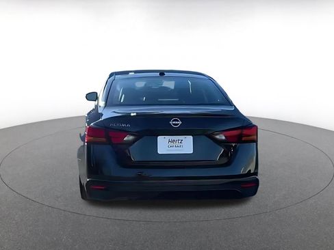 Used 2025 Nissan Altima 2.5 SV image 12