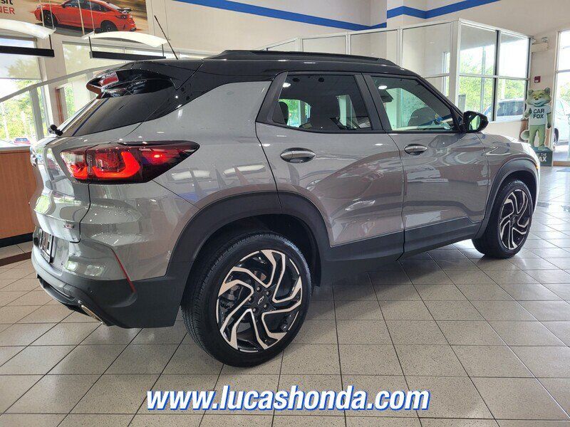 Used 2025 Chevrolet TrailBlazer RS w/ Convenience Package FWD image 4