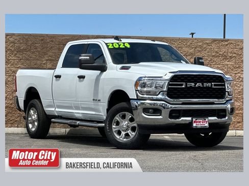 Used 2024 RAM 2500 Big Horn AWD/4WD image 1