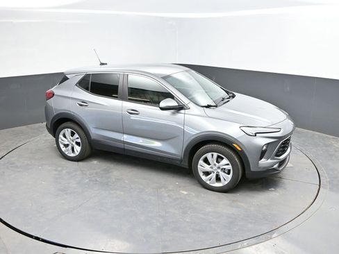 Used 2025 Buick Encore GX Preferred AWD/4WD image 21