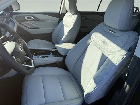 New 2026 Ford Explorer Active w/ Active Comfort Package AWD/4WD image 9