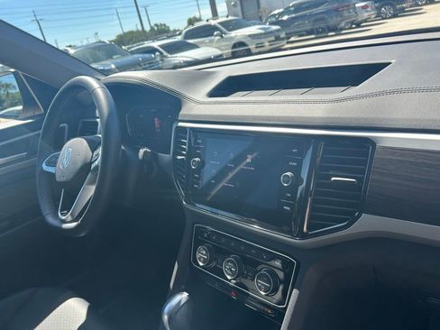 Used 2023 Volkswagen Atlas SE w/ Black Wheel Package FWD image 37