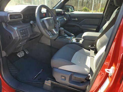 Used 2025 Toyota Tacoma TRD Sport image 18