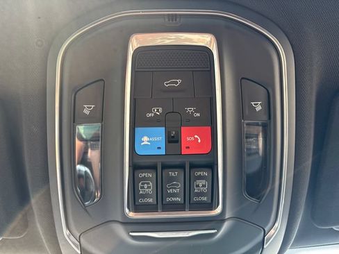 Used 2026 Jeep Grand Cherokee Limited w/ Limited Altitude Package AWD/4WD image 14