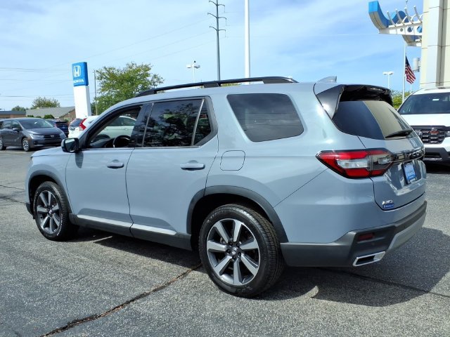 Certified 2024 Honda Pilot Touring image 8
