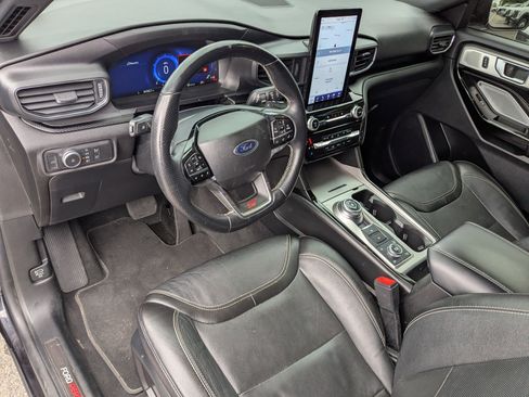Used 2022 Ford Explorer ST w/ Equipment Group 401A AWD/4WD image 18