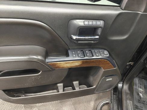 Used 2017 GMC Sierra 2500 Denali w/ Suspension Package, Off-Road AWD/4WD image 49