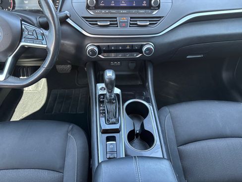 Used 2022 Nissan Altima 2.5 SV w/ SV Premium Package FWD image 18