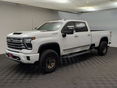 Used 2024 Chevrolet Silverado 3500 High Country w/ Technology Package AWD/4WD image 1