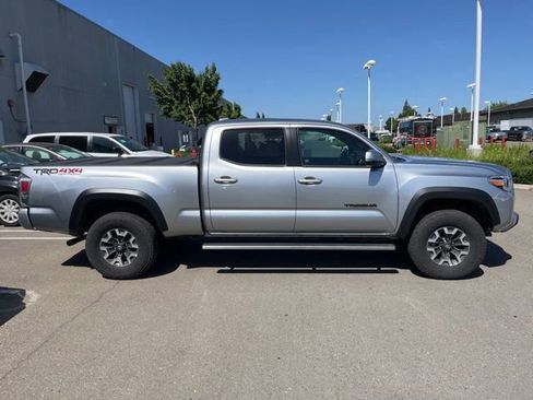 Used 2023 Toyota Tacoma TRD Off-Road w/ Advanced Technology Package AWD/4WD image 4