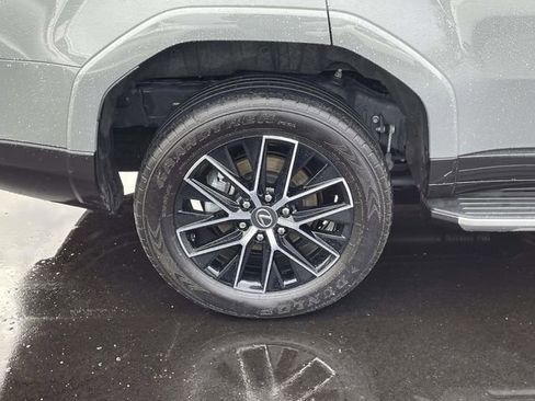 Used 2024 Lexus GX 550 image 9
