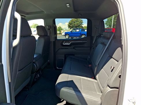 Used 2026 GMC Sierra 1500 SLT AWD/4WD image 10