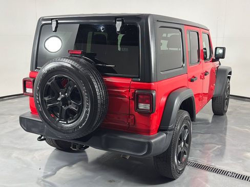 Used 2018 Jeep Wrangler Unlimited Sport S AWD/4WD image 4