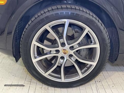 Used 2019 Porsche Cayenne S AWD/4WD image 12