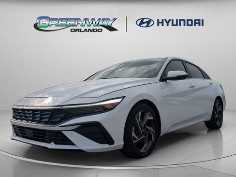 Used 2024 Hyundai Elantra Limited FWD image 4