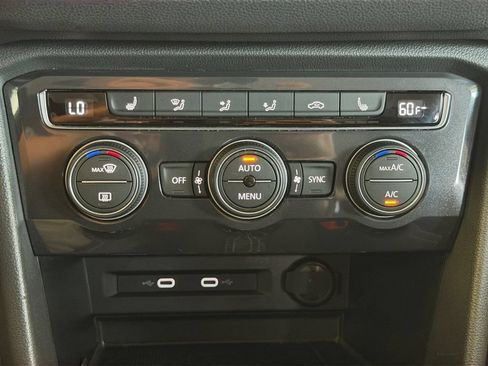 Used 2021 Volkswagen Tiguan SEL AWD/4WD image 24