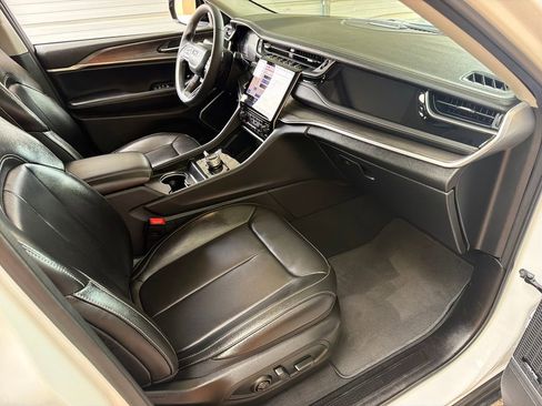 Used 2024 Jeep Grand Cherokee Limited 4xe w/ Luxury Tech Group II image 29