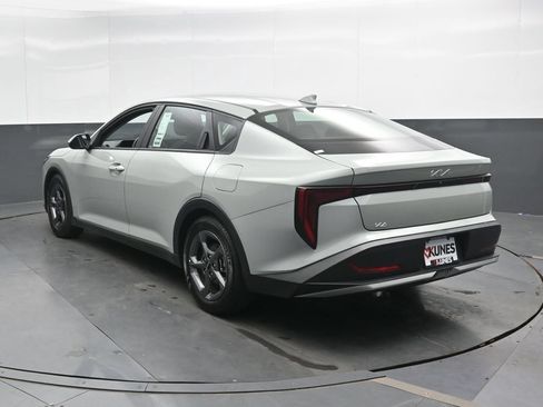 Used 2025 Kia K4 FWD image 9