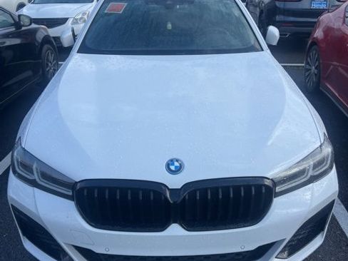 Used 2023 BMW 530e w/ M Sport Package image 2