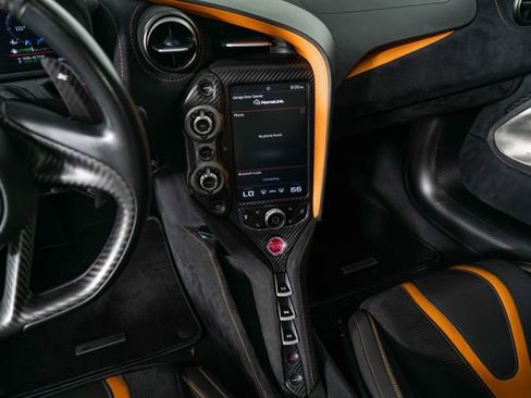 Used 2018 McLaren 720S Performance RWD image 19