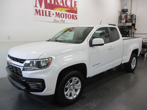 Used 2022 Chevrolet Colorado LT w/ Fleet Safety Package image 3