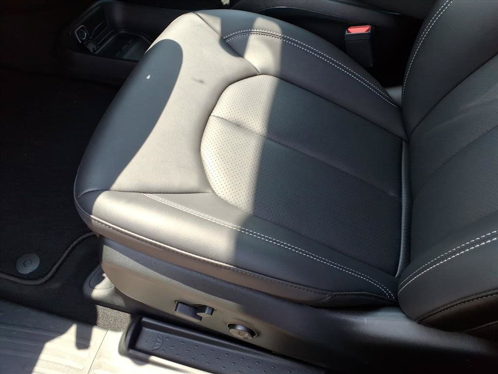 New 2027 Chrysler Pacifica Select FWD image 20