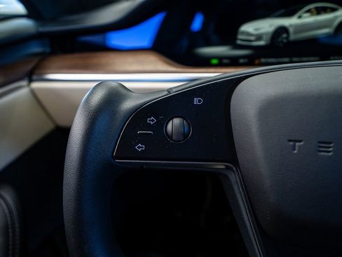 Used 2022 Tesla Model S Base image 40