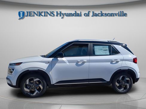 New 2025 Hyundai Venue Limited image 2