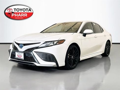 Used 2022 Toyota Camry XSE w/ Cold Weather Package FWD image 1
