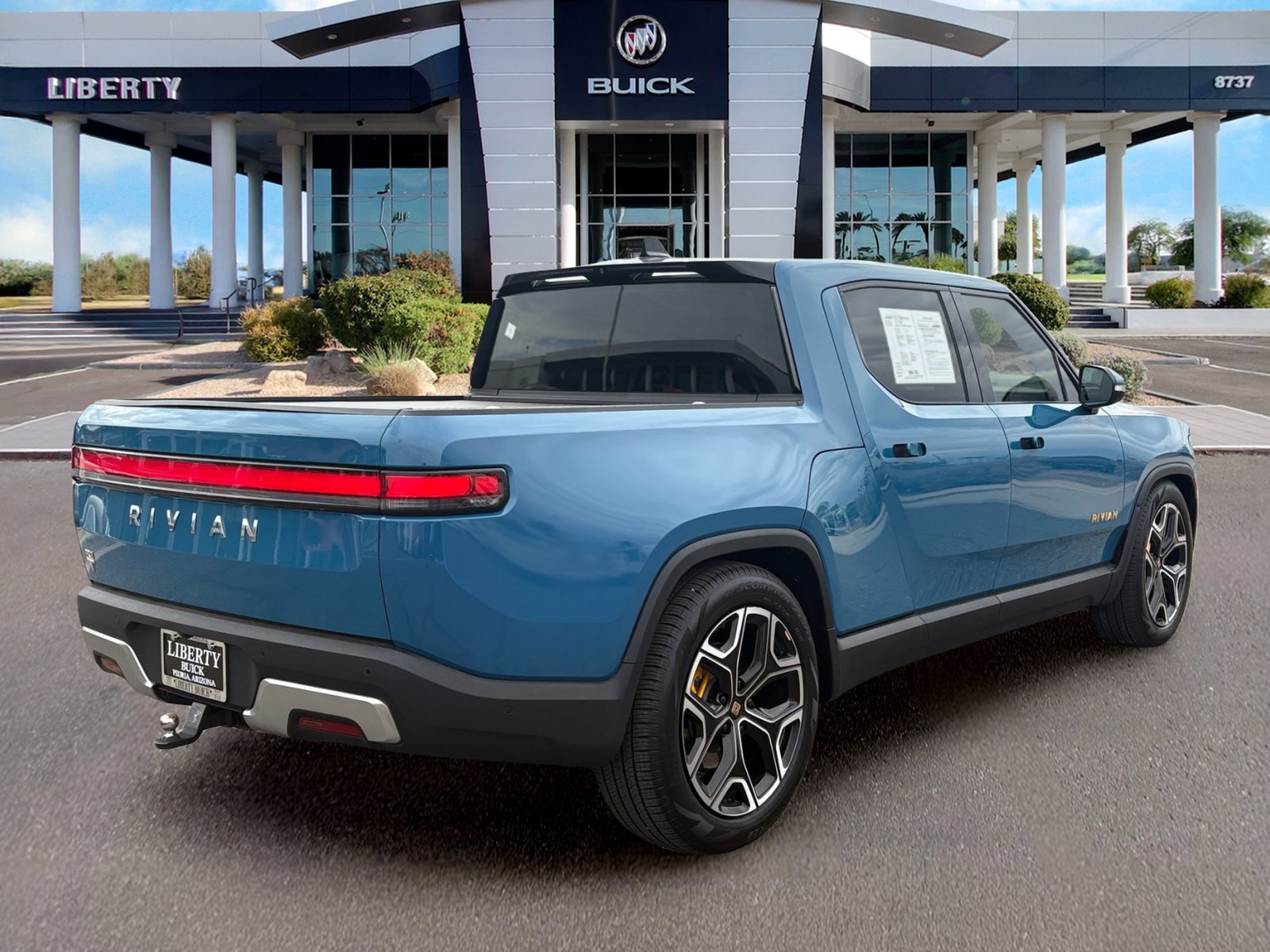 Used 2022 Rivian R1T Adventure AWD/4WD image 3