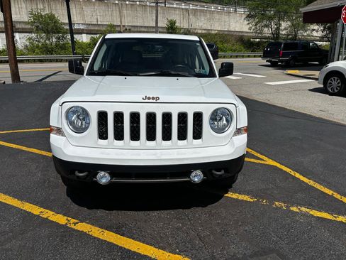 Used 2016 Jeep Patriot 75th Anniversary w/ Power Value Group AWD/4WD image 2